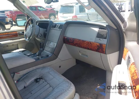 2004 Lincoln Navigator z USA, uszkodzony, nr VIN 5LMFU27R34LJ28535